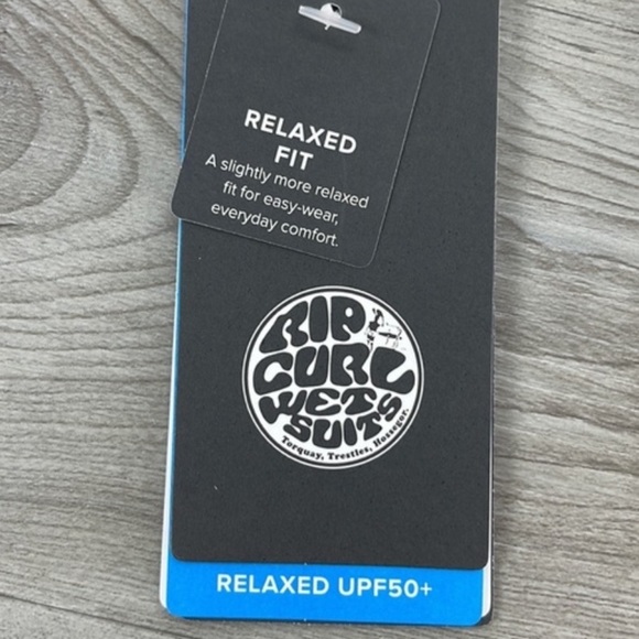 ☀️RIP CURL☀️ TROPIC SHACK RELAXED SHORT SLEEVE RASH GUARD - Picture 12 of 12